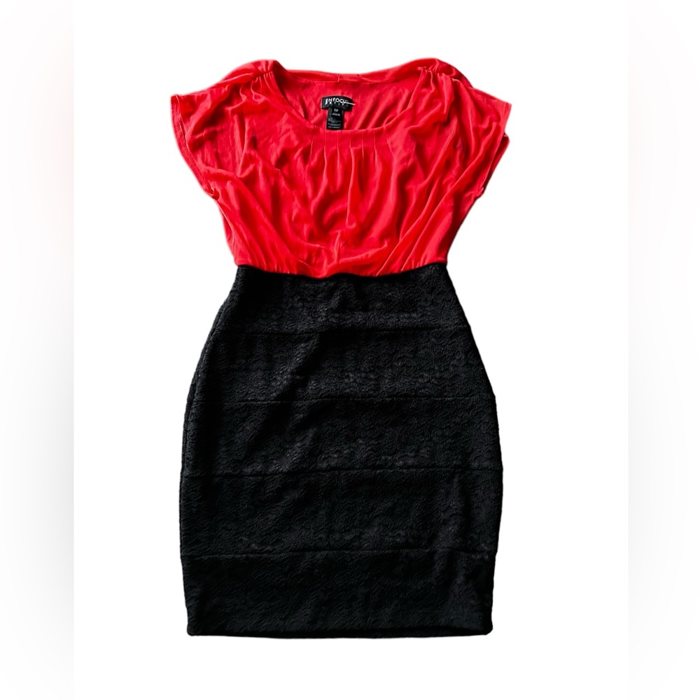 Enfocus Studio Petite Coral & Black Short Dress.